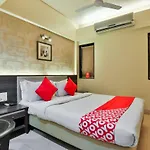 Oyo 17332 Hotel Nana\'S