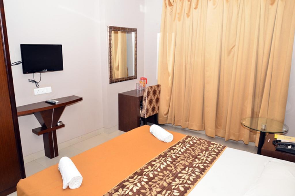 Blue Lagoon Hotel Daman