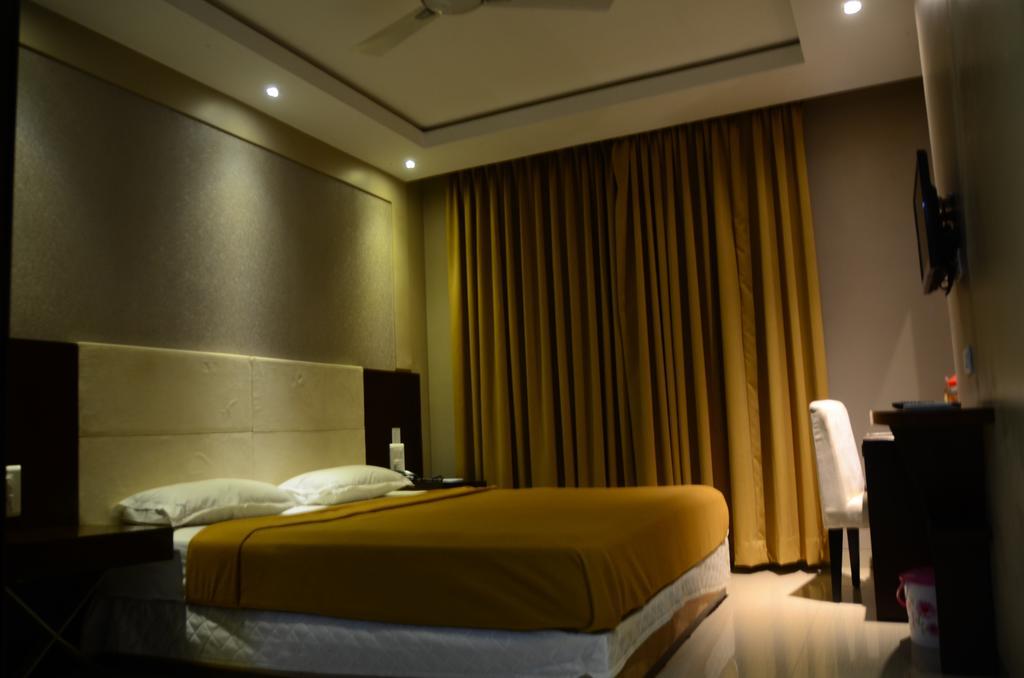 Hotel Blue Lagoon 4*