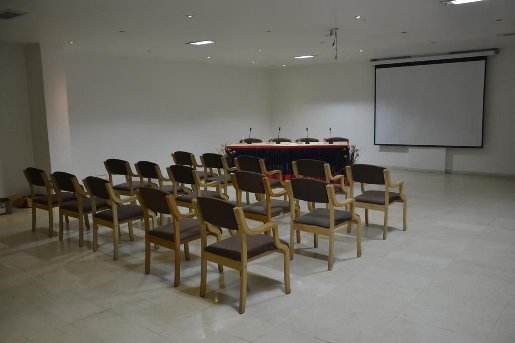 Sea Rock Hotel Daman