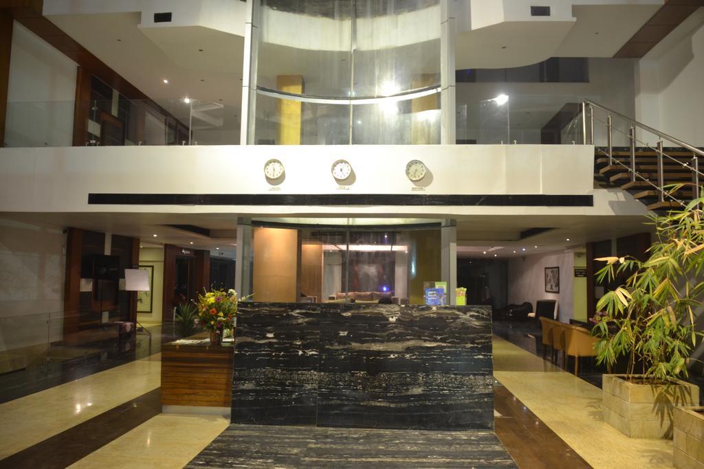 Sea Rock 3* Daman