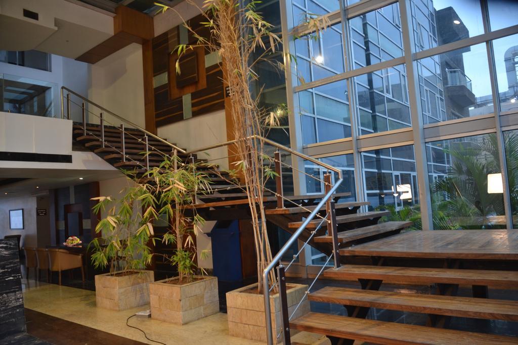 Sea Rock Hotel