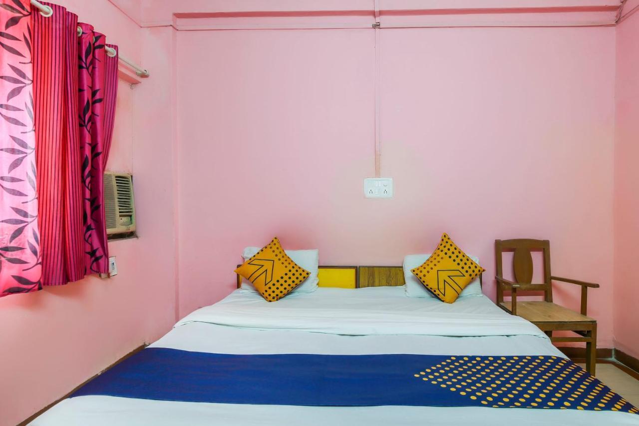 Spot On 67211 Gokul Hotel 2*