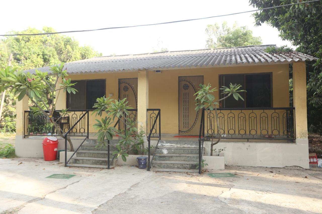 Anna Farmhouse Farm stay Daman