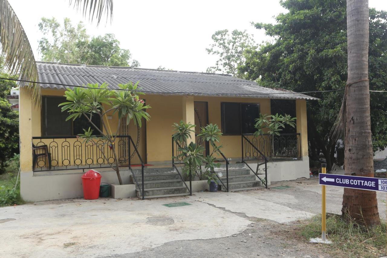 Anna Farmhouse Farm stay Daman