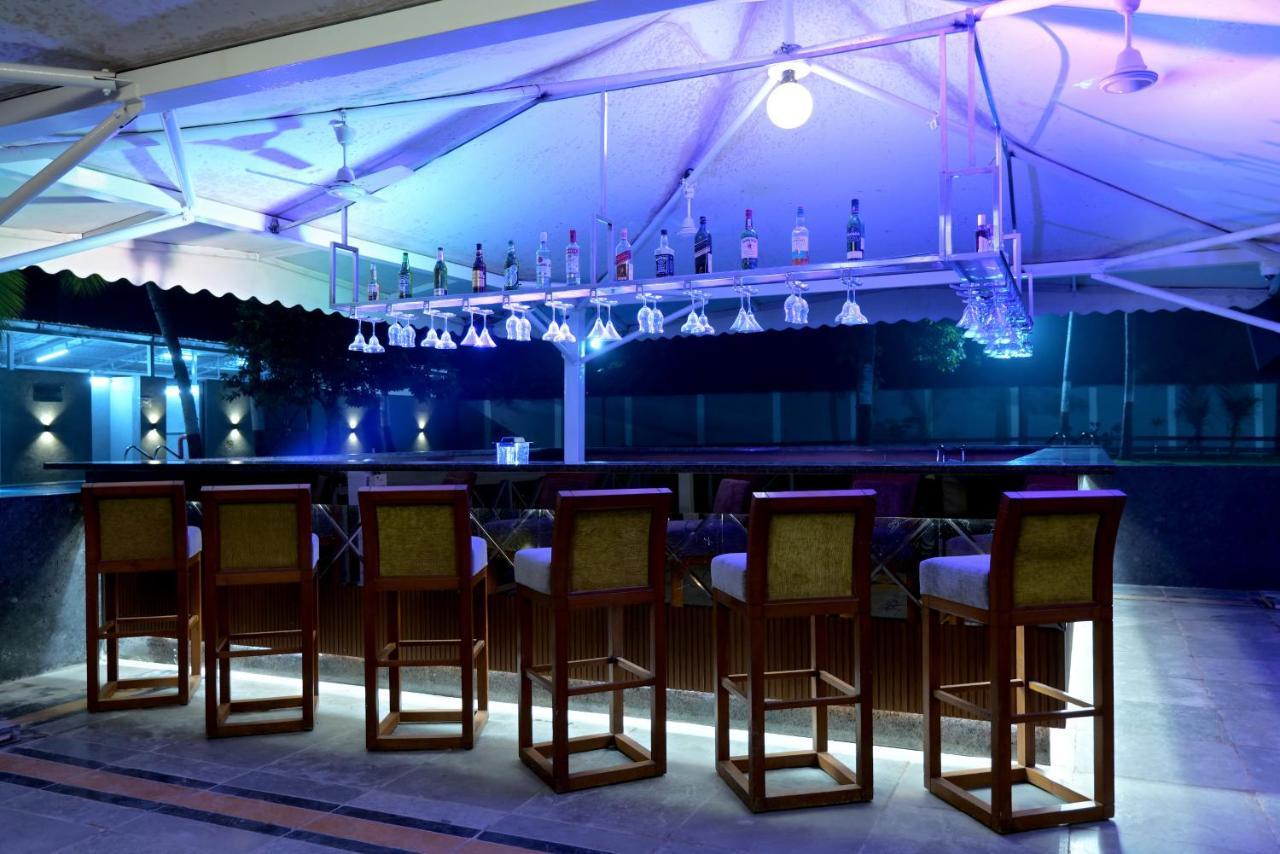 Gold Hotel Daman