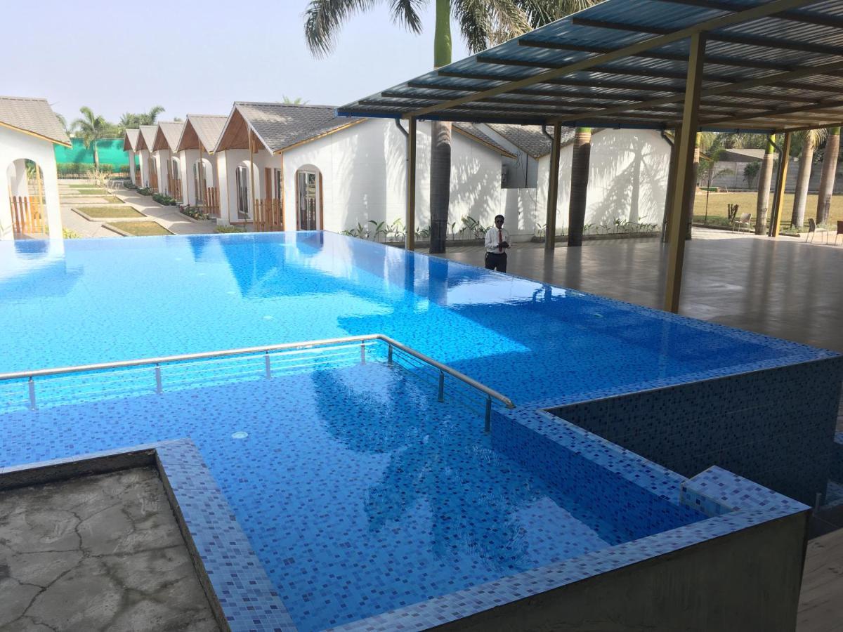 Vits Devka beach Hotel Daman