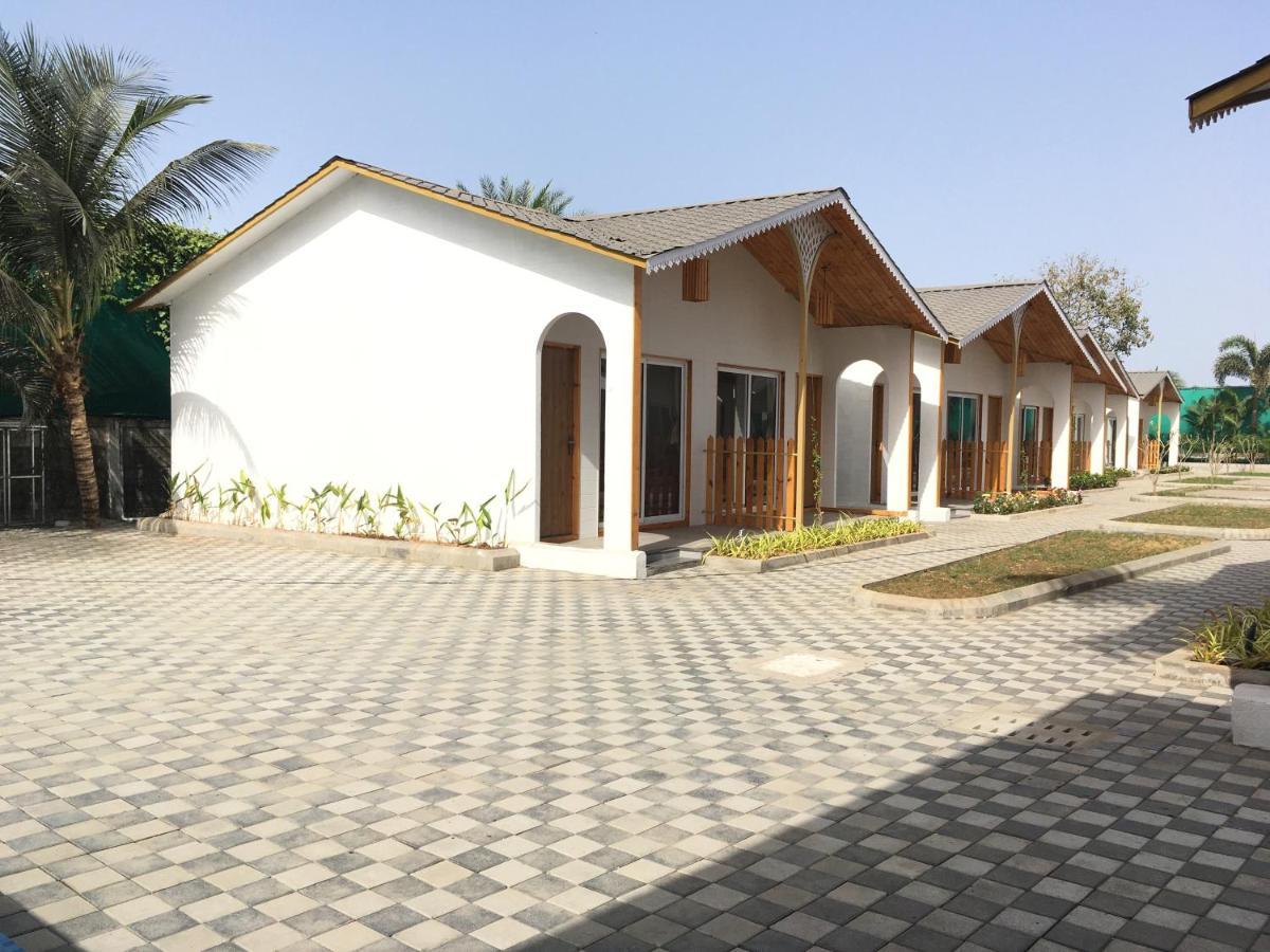 Vits Devka beach Hotel Daman