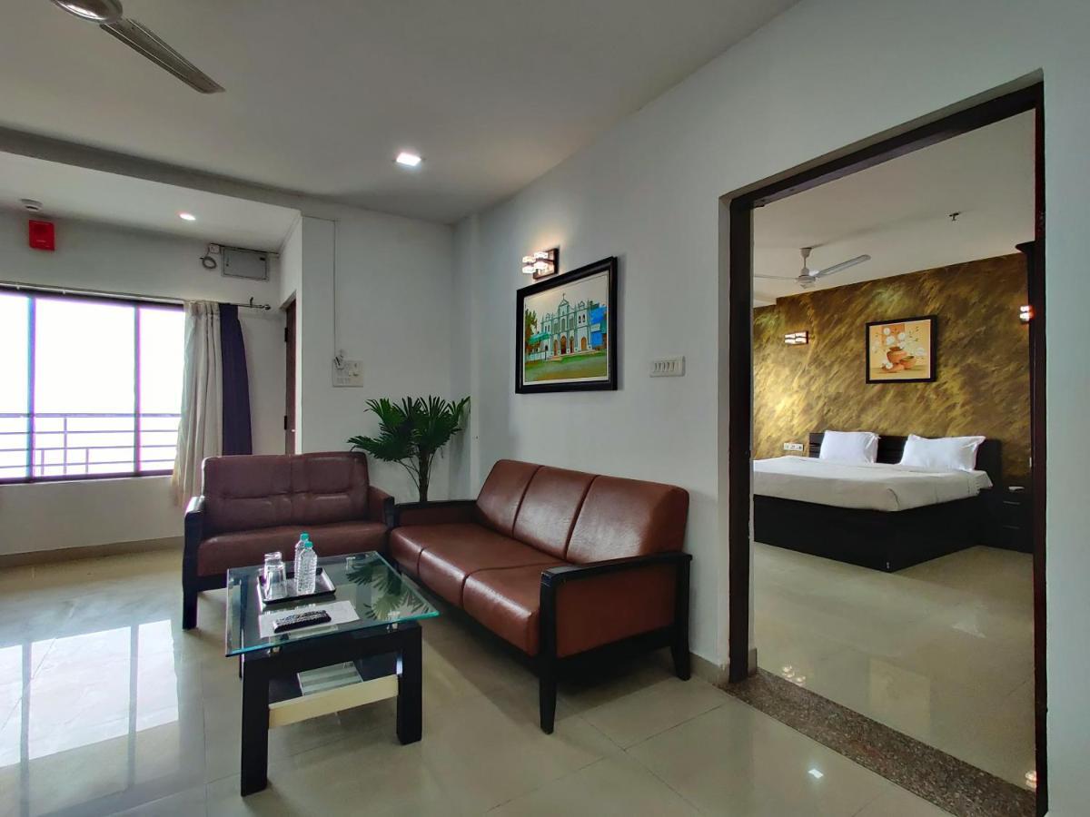 Hotel Golden Chariot 3*