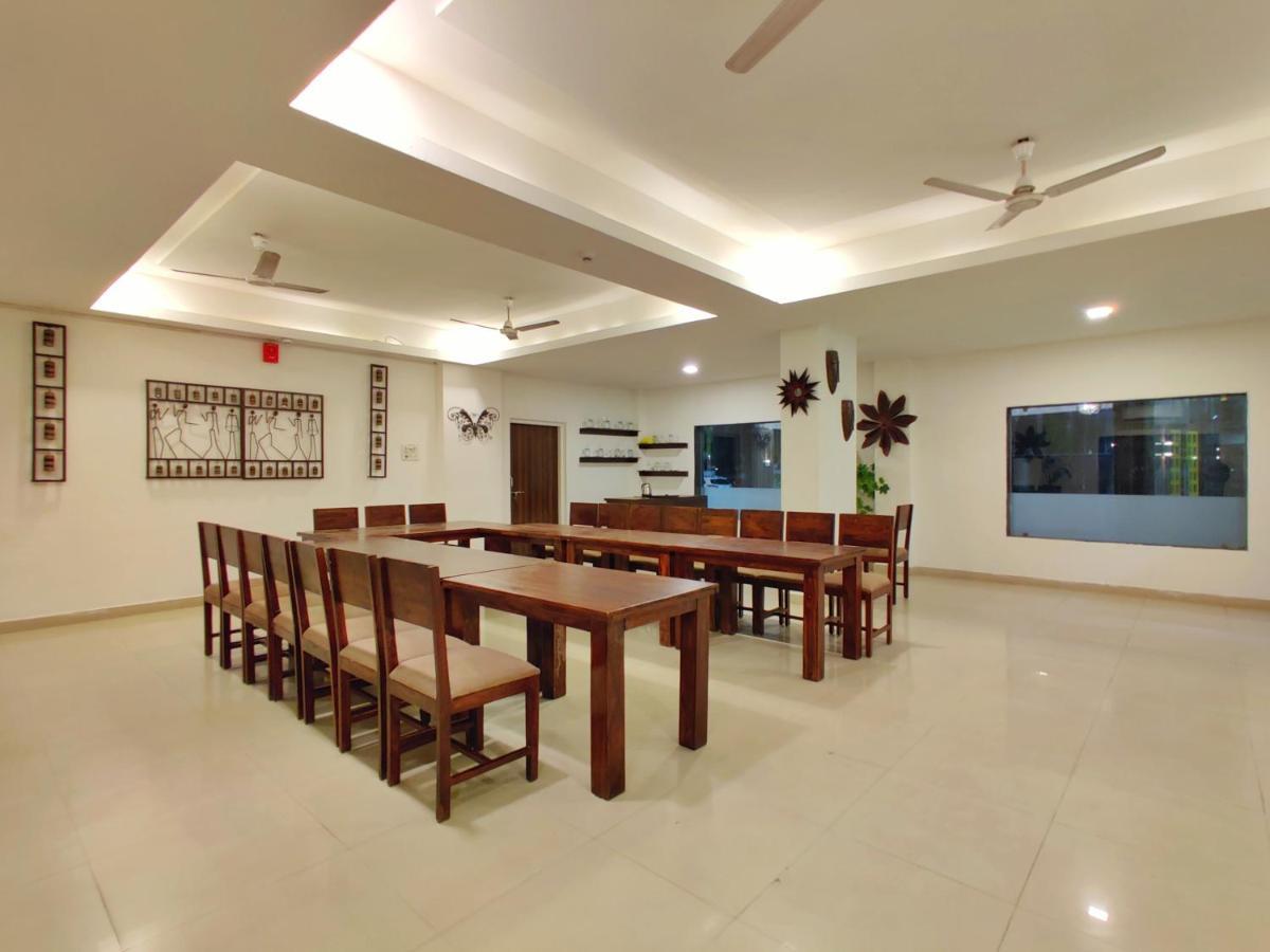 Hotel Golden Chariot Daman