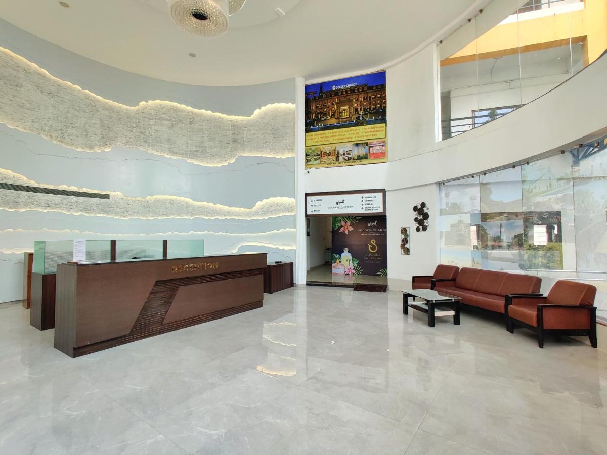 Golden Chariot Hotel