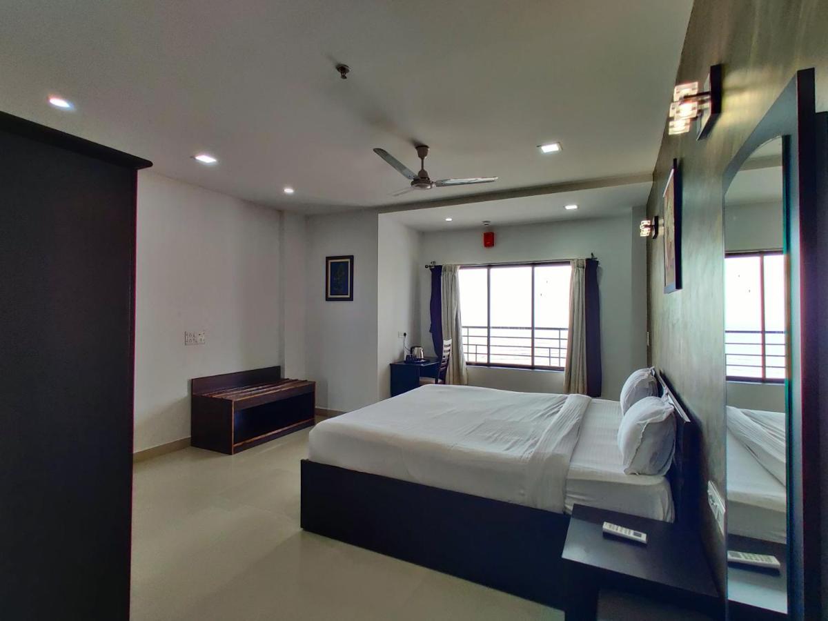 Golden Chariot Hotel 3*