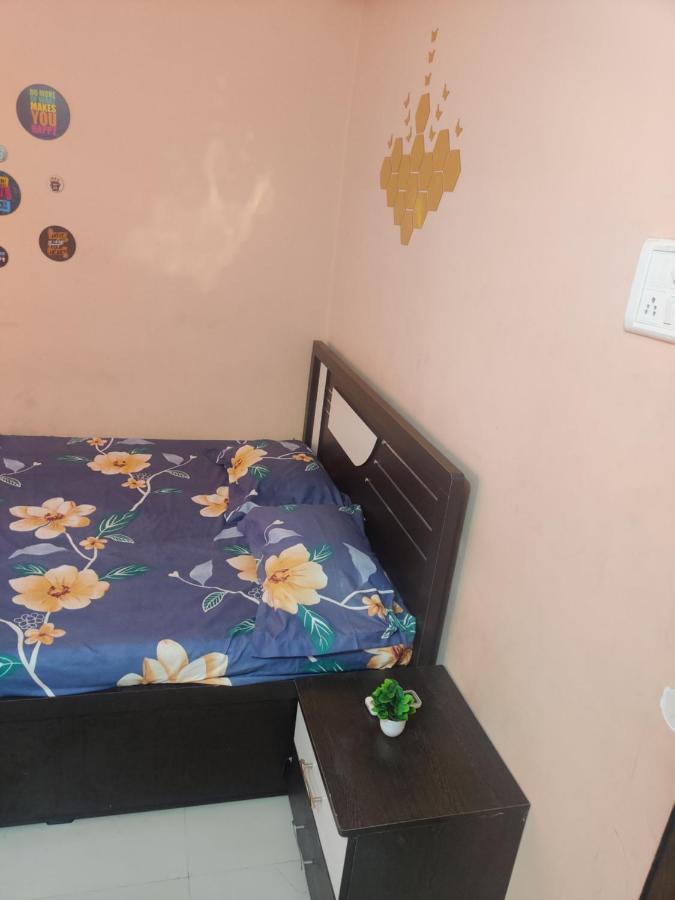 Dwelling Apartment *