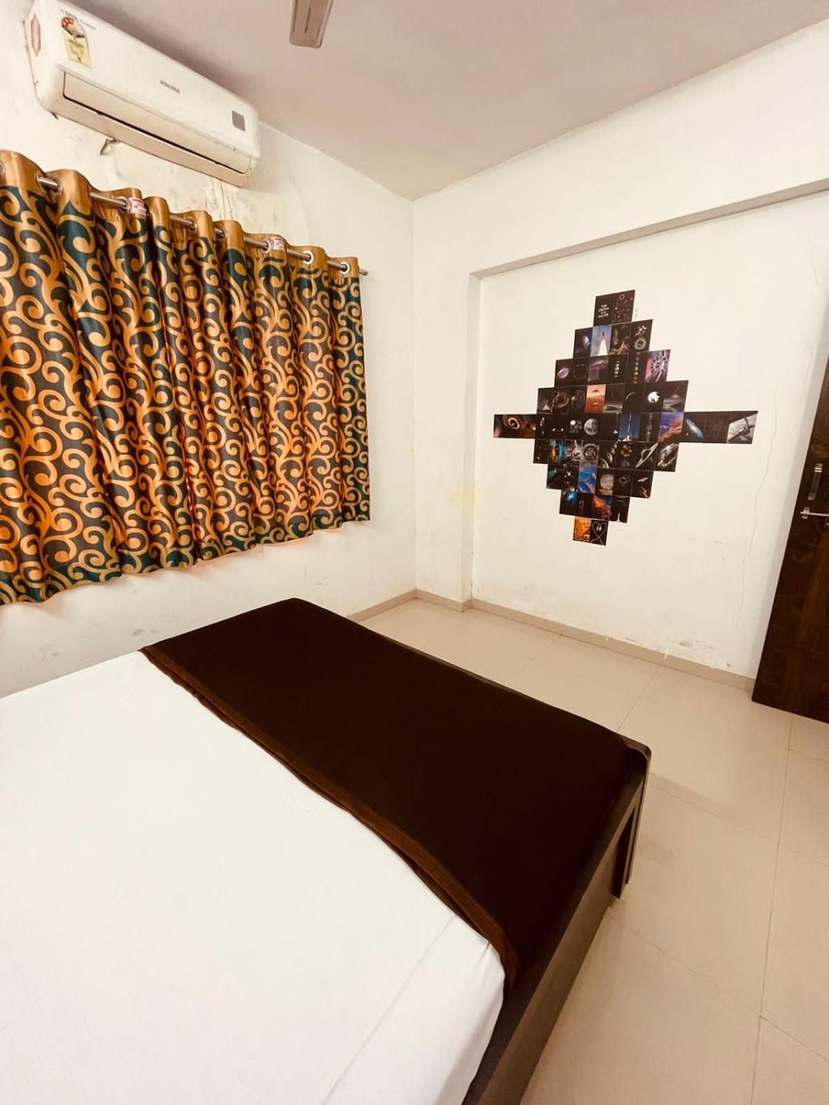 Dwelling Apartment *