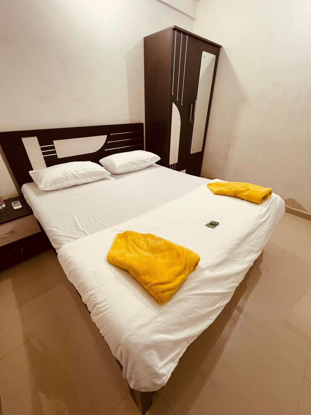 Namaste Nirvana Appartments * Daman