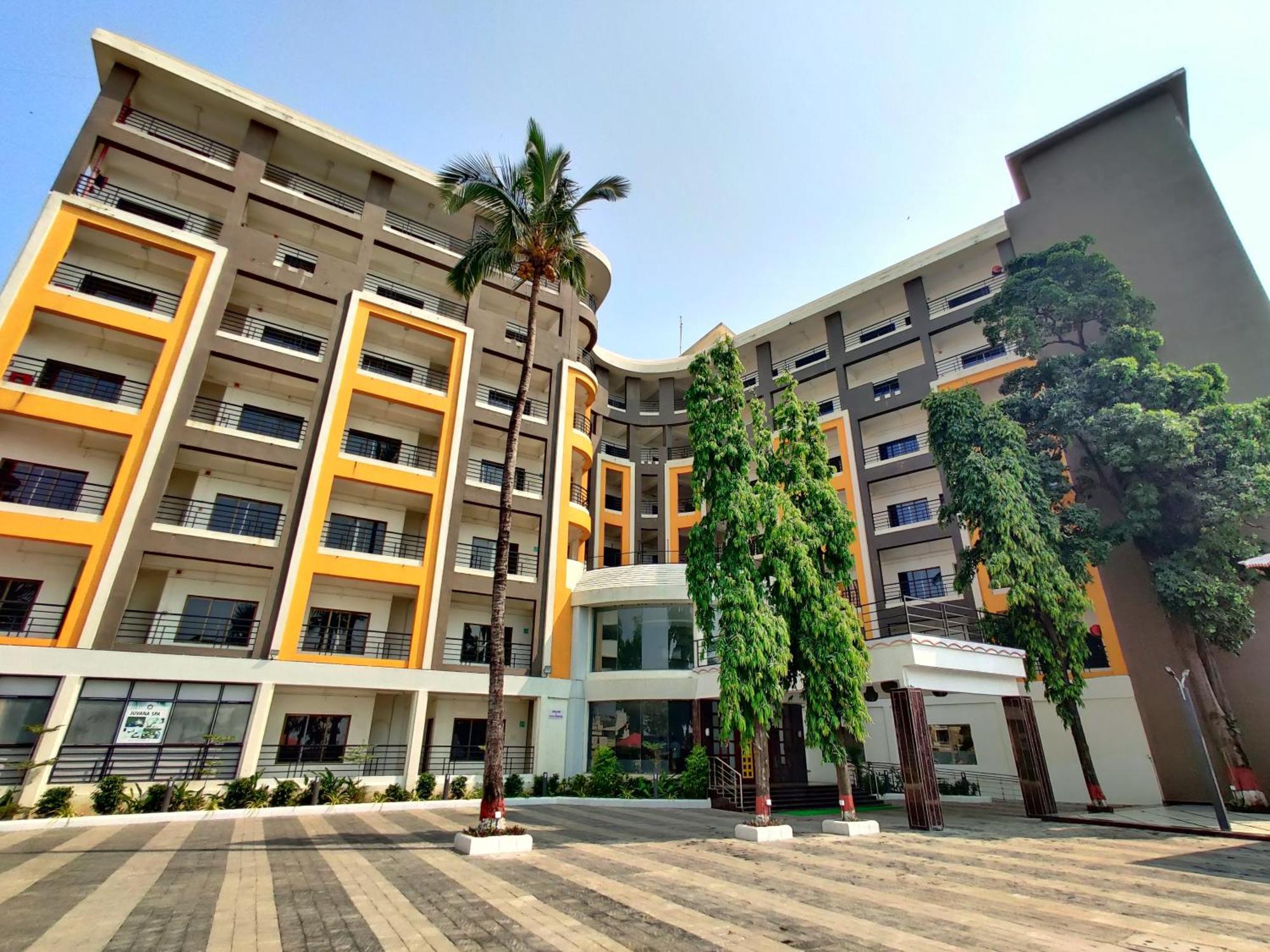 Golden Chariot Hotel Daman
