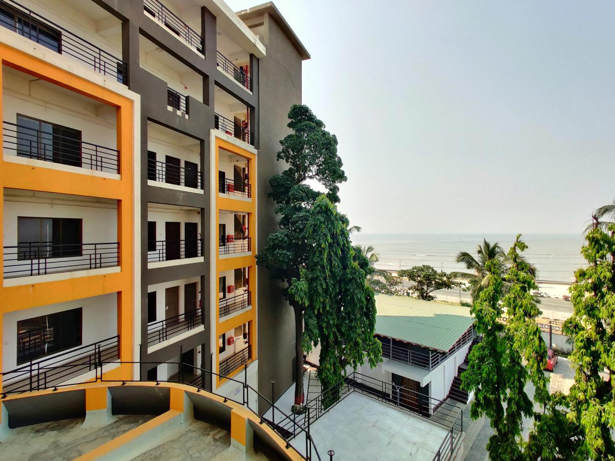 Golden Chariot Hotel Daman