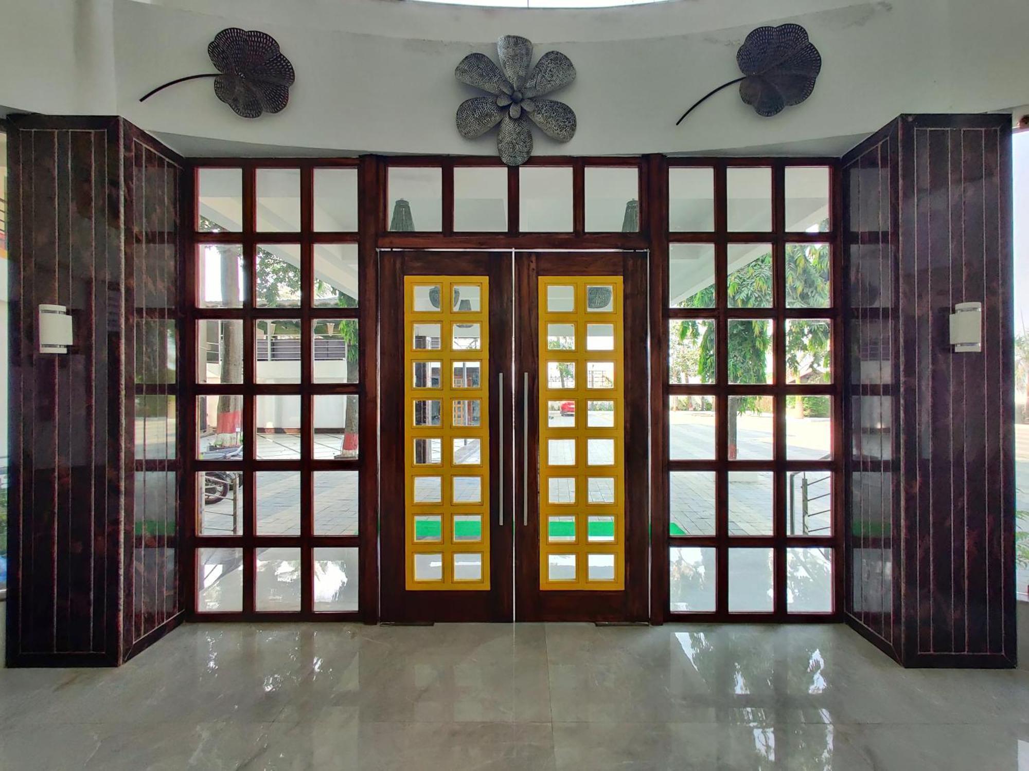 Golden Chariot Hotel Daman