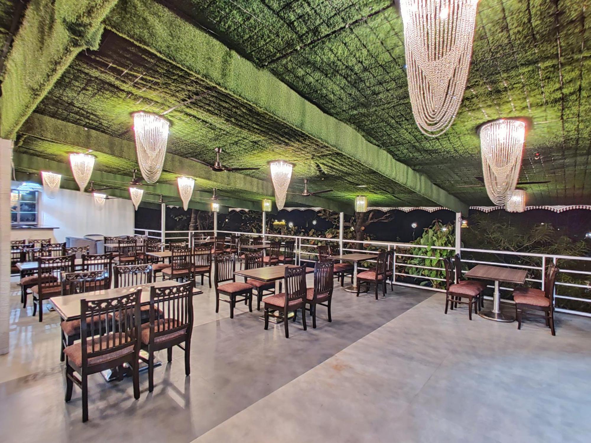 Golden Chariot Hotel 3*