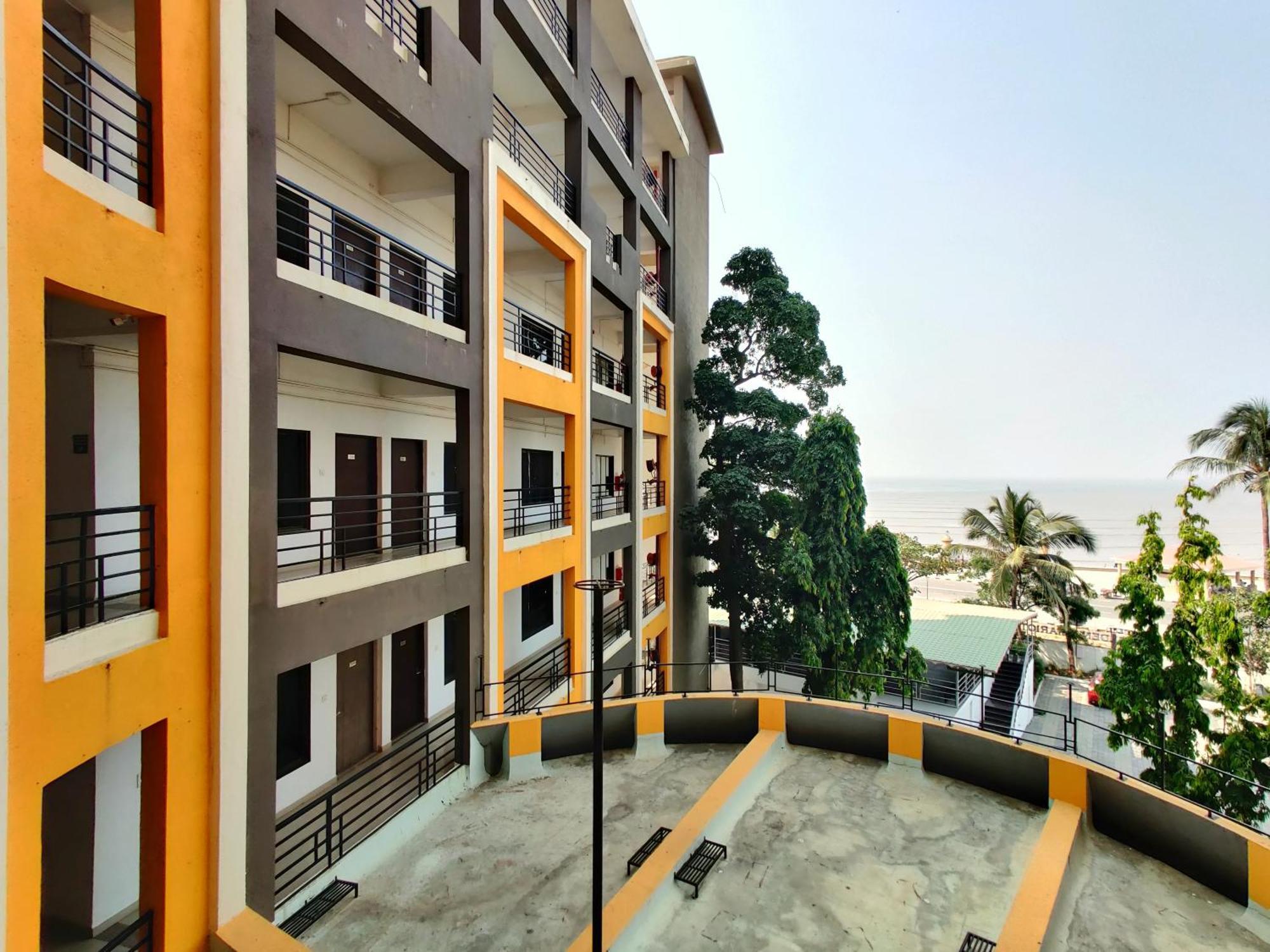Golden Chariot 3* Daman