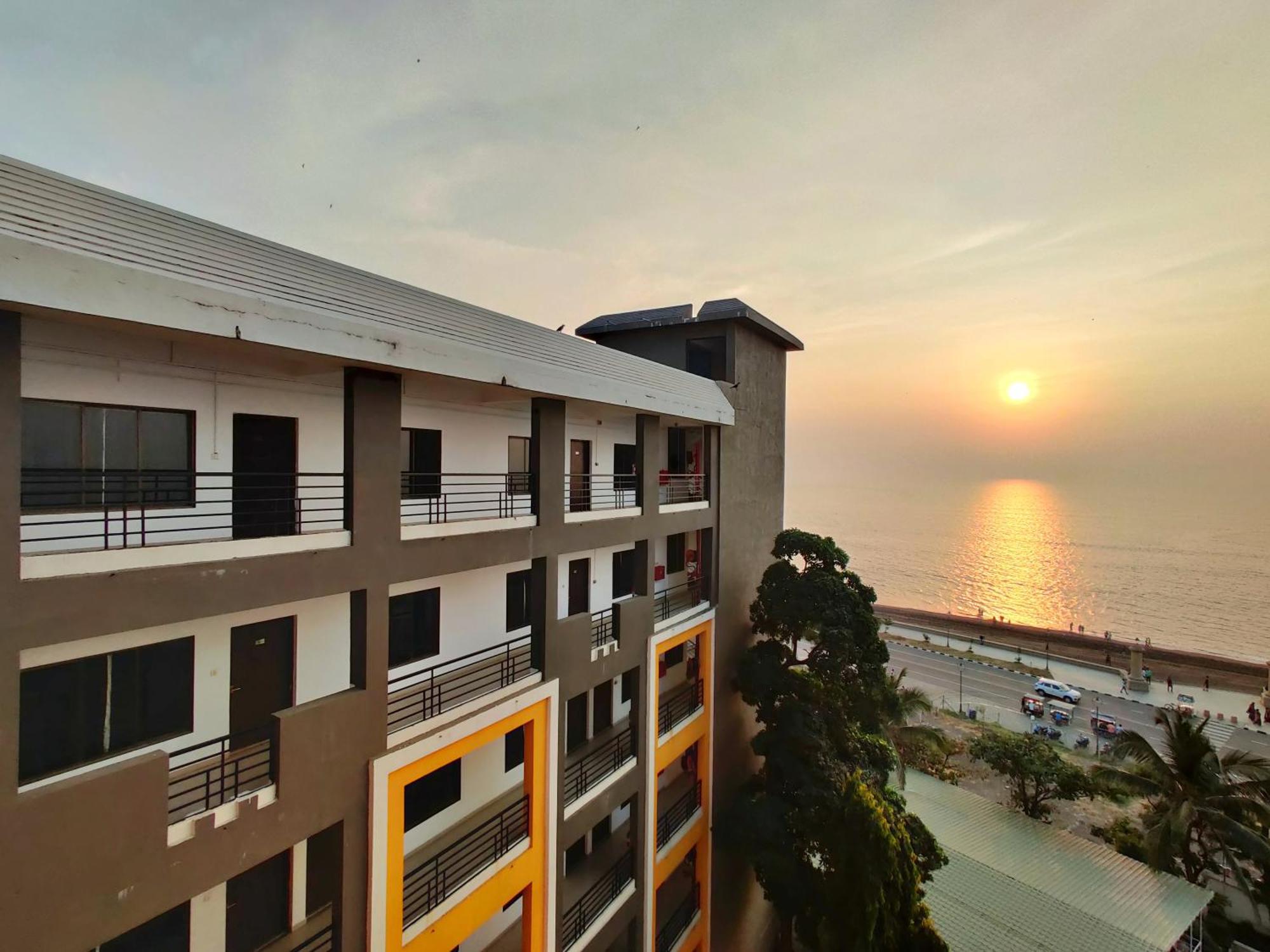 Hotel Golden Chariot Daman