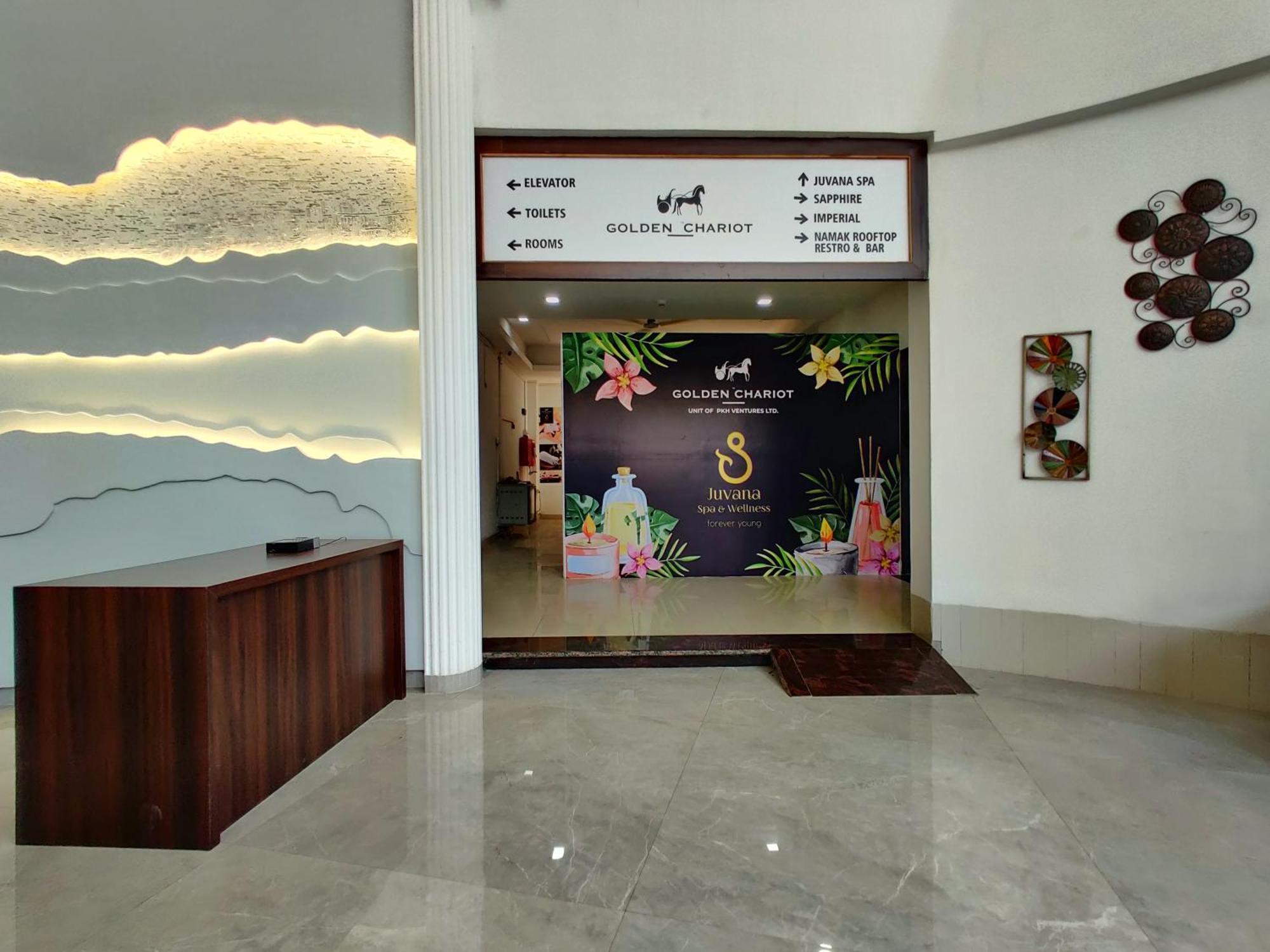 Golden Chariot Hotel