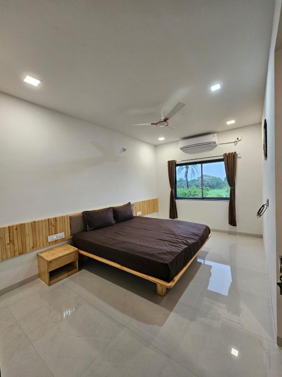 Cabana Rooms Daman