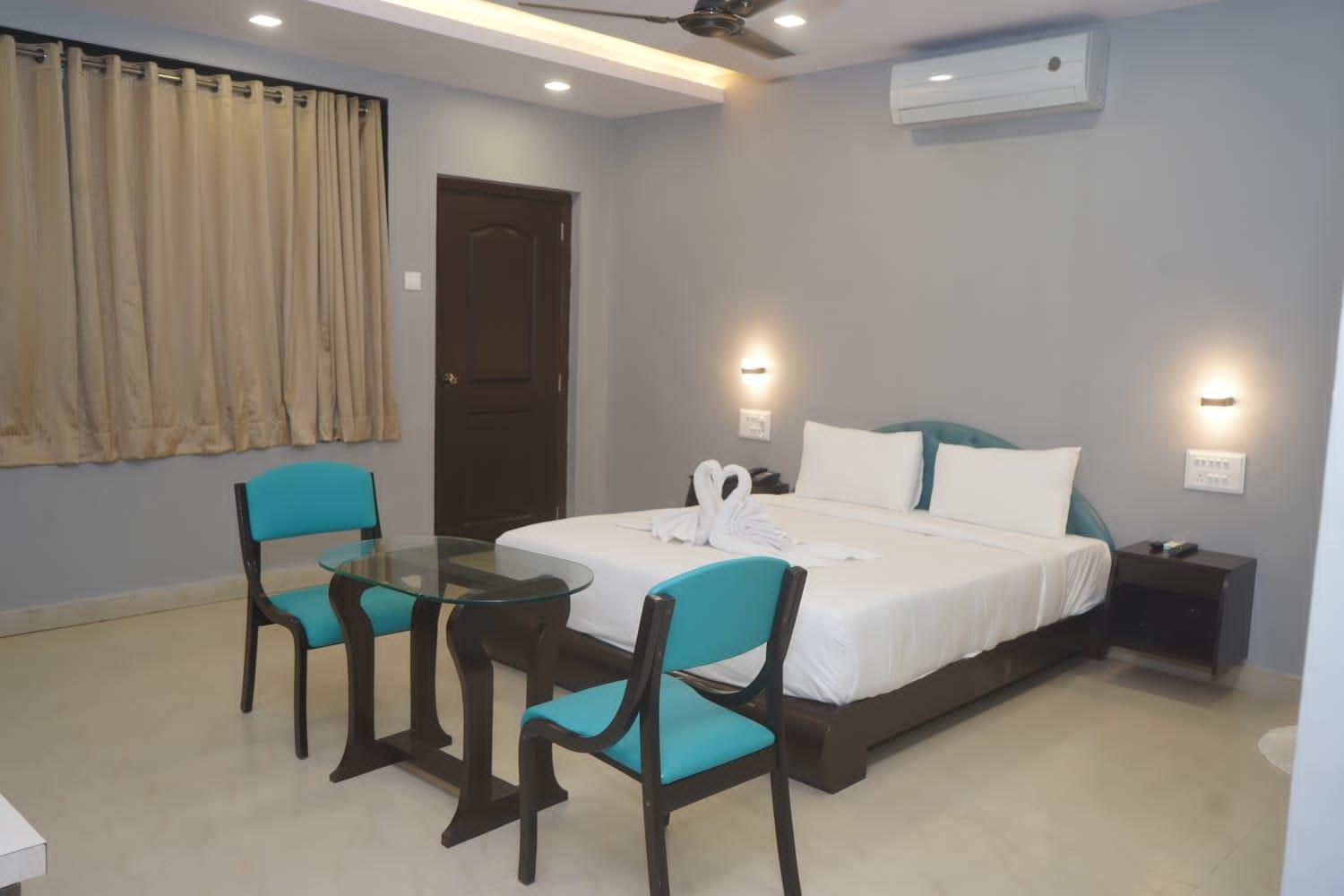 Areca Palms & Daman
