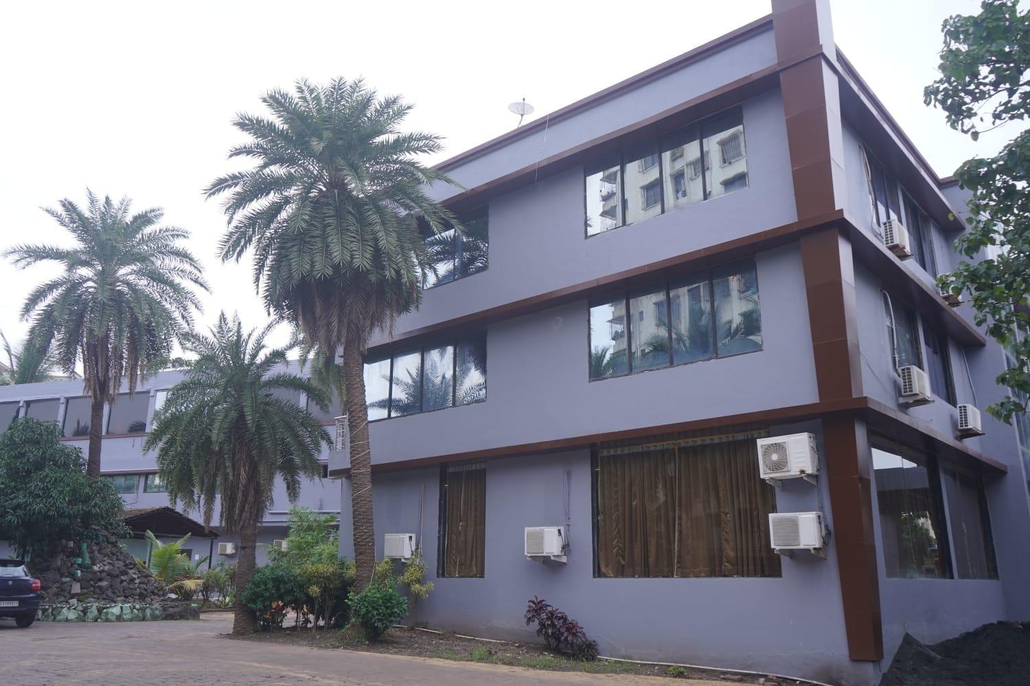 Hotel Areca Palms & *