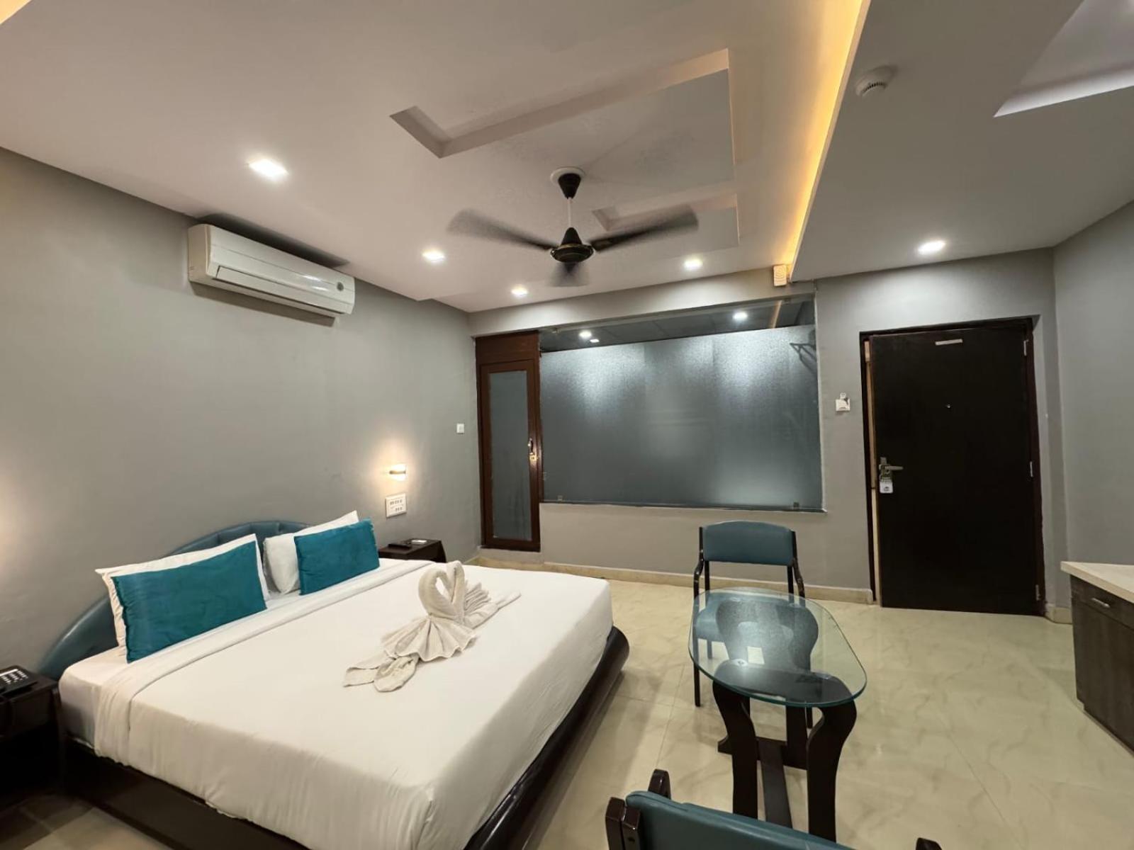 Areca Palms & Hotel Daman