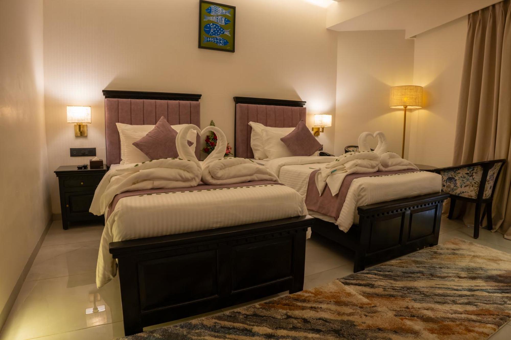 Pride Elite, Hotel 4*