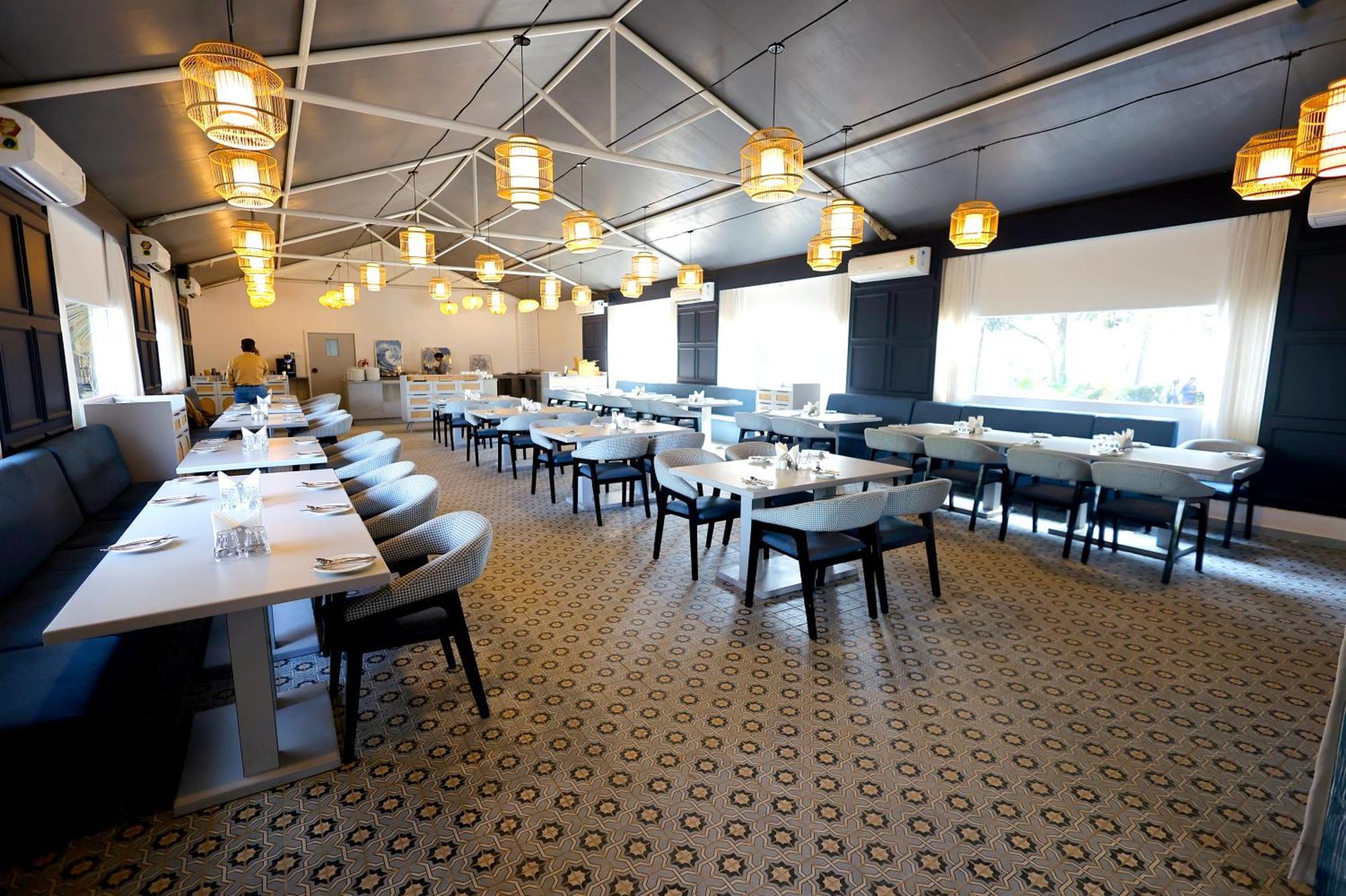 The Fern Seaside Luxurious Tent 3* Daman