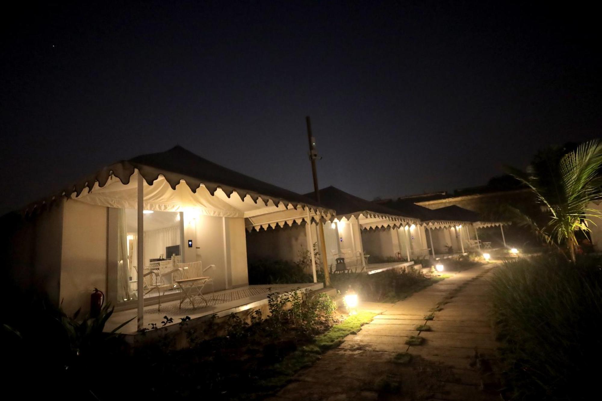 The Fern Seaside Luxurious Tent 3* Daman