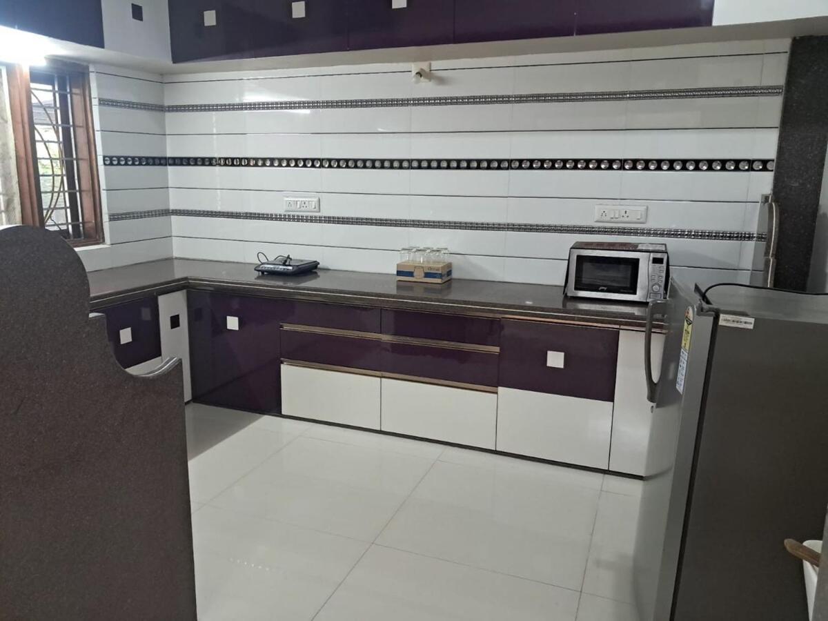 Apartment 3 Bedroom Spacious Nr Devka