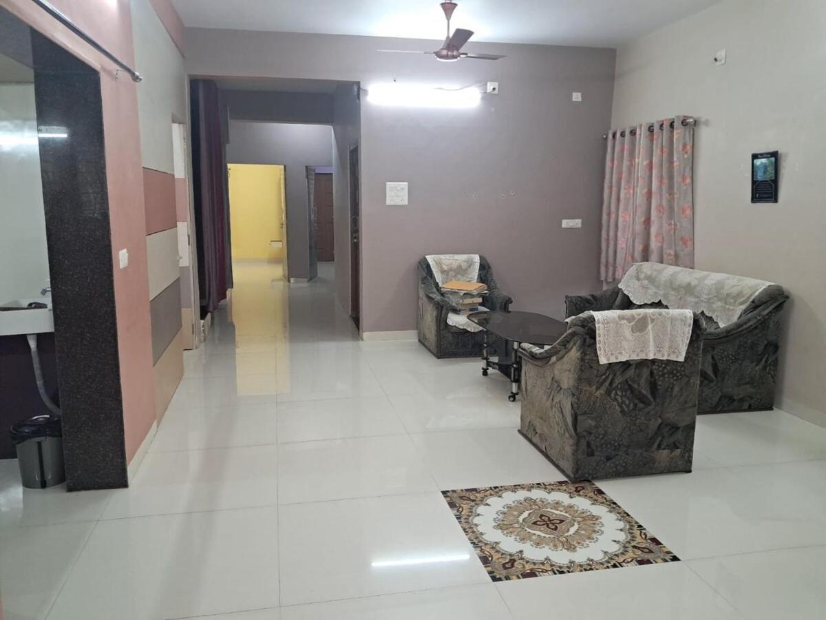Apartment 3 Bedroom Spacious Nr Devka