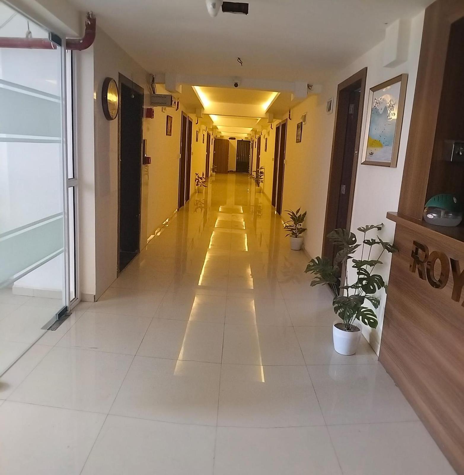 Royal Night Hotel Daman
