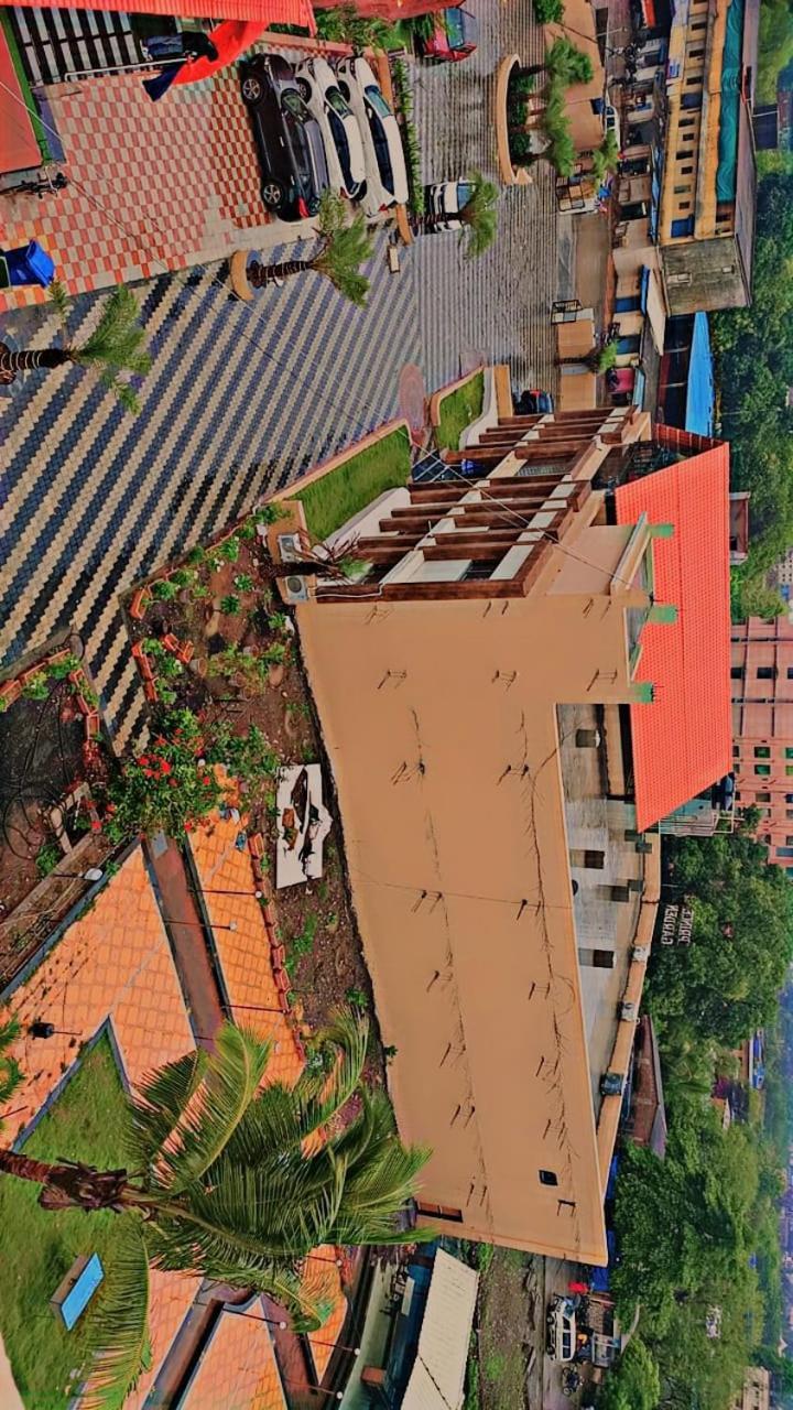 Garden Hotel