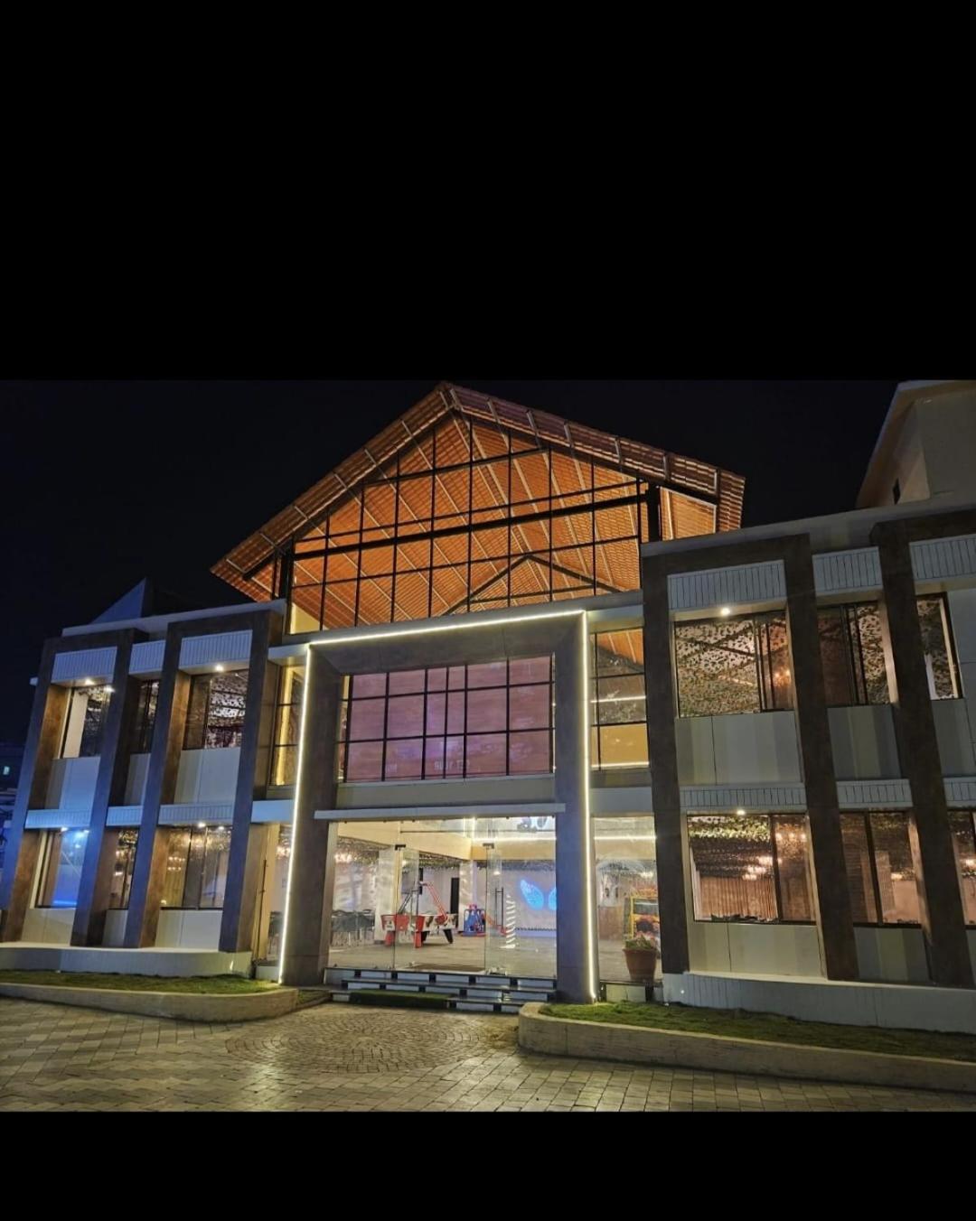 Hotel Garden Daman