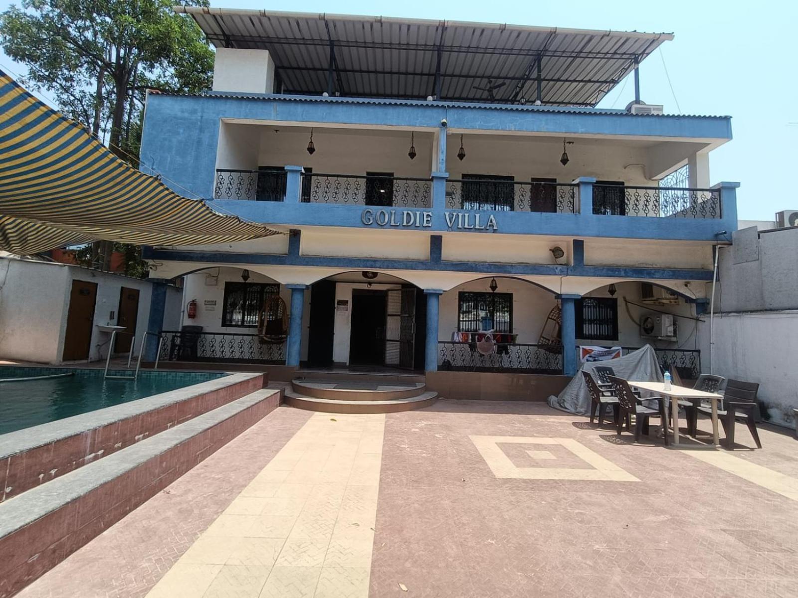 Goldie - Villa Daman