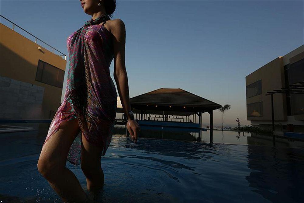 Resort The Gold Daman