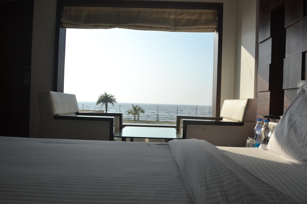 Hotel Sea Rock Daman