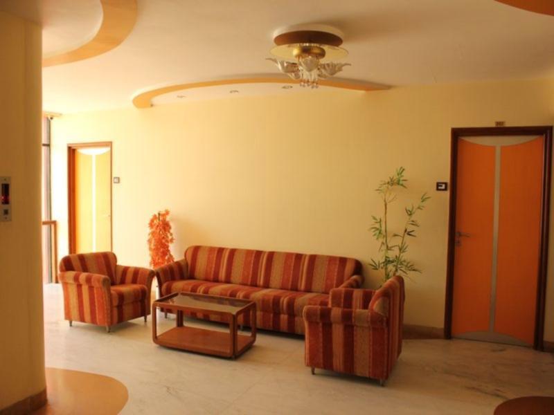 Hotel Oyo 29657 The Emerald Daman