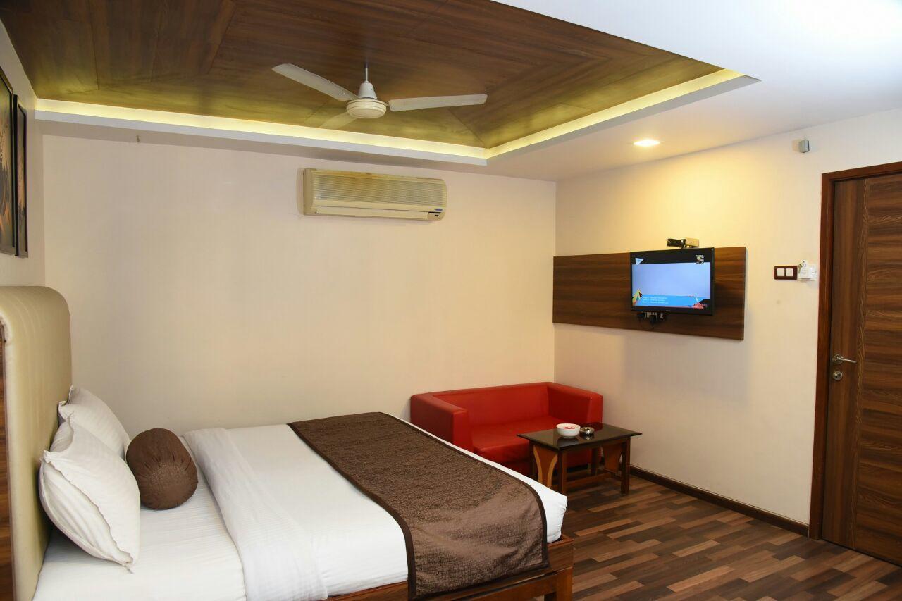 Hotel Oyo 29657 The Emerald 3*