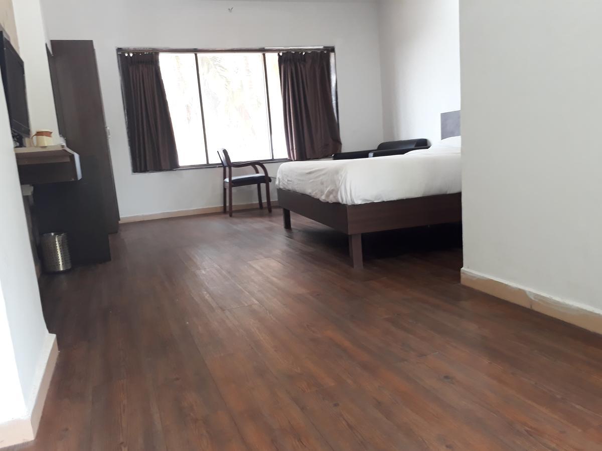 Resort Sea Rock