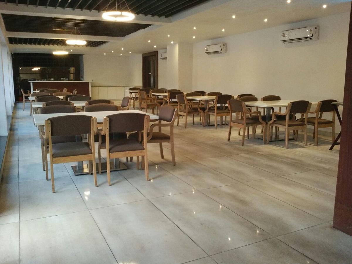 Tania Searock Hotel Daman