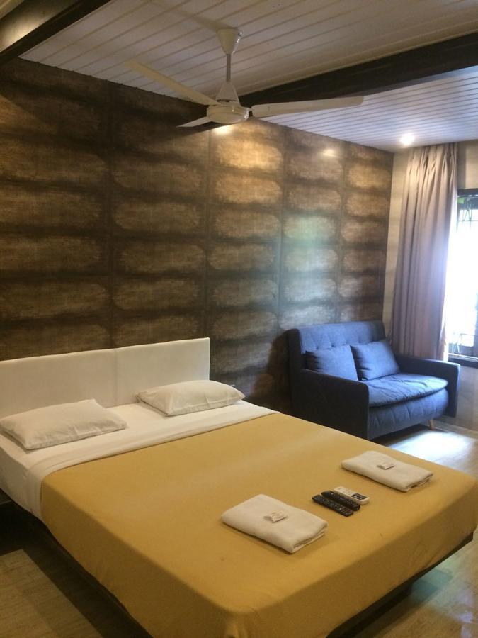 Silver Sands Daman
