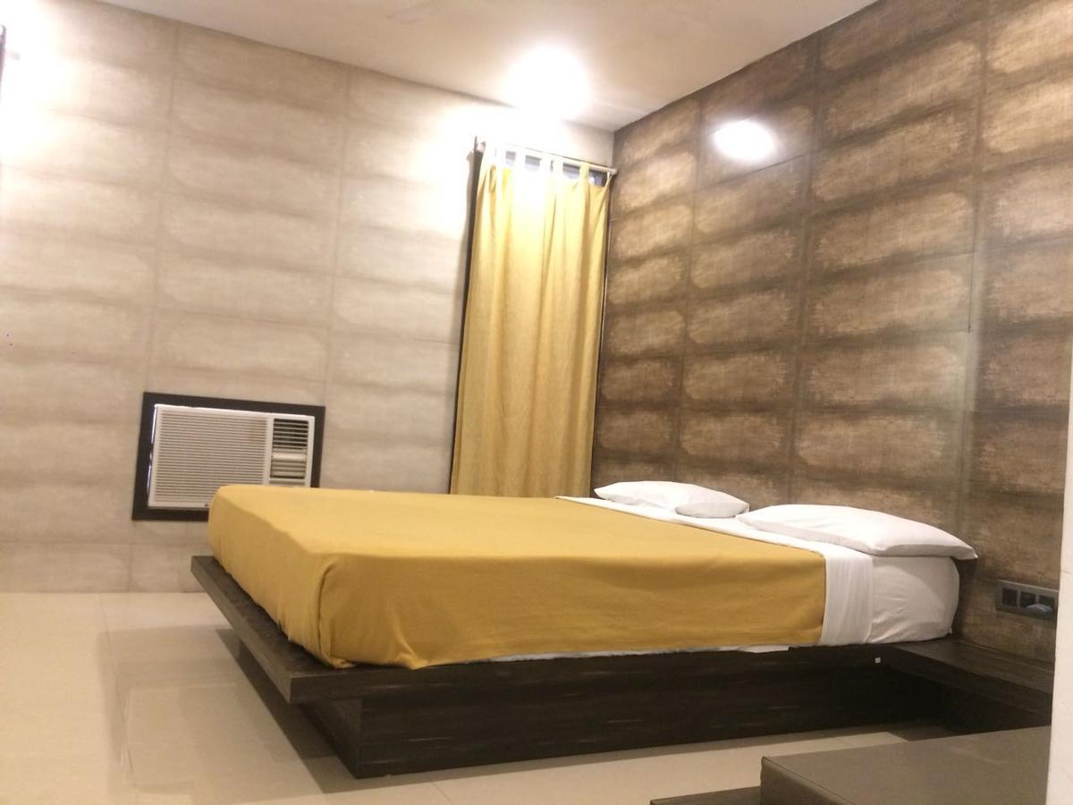 Silver Sands Daman