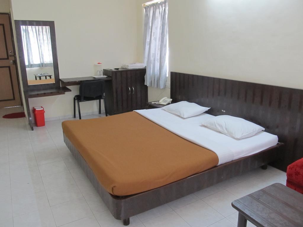 Brighton Hotel Daman
