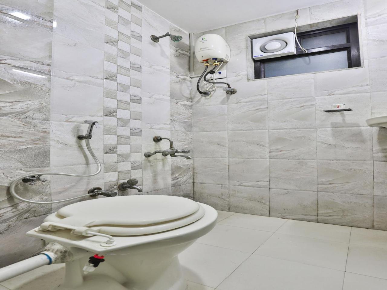 Ambica Hotel 3*