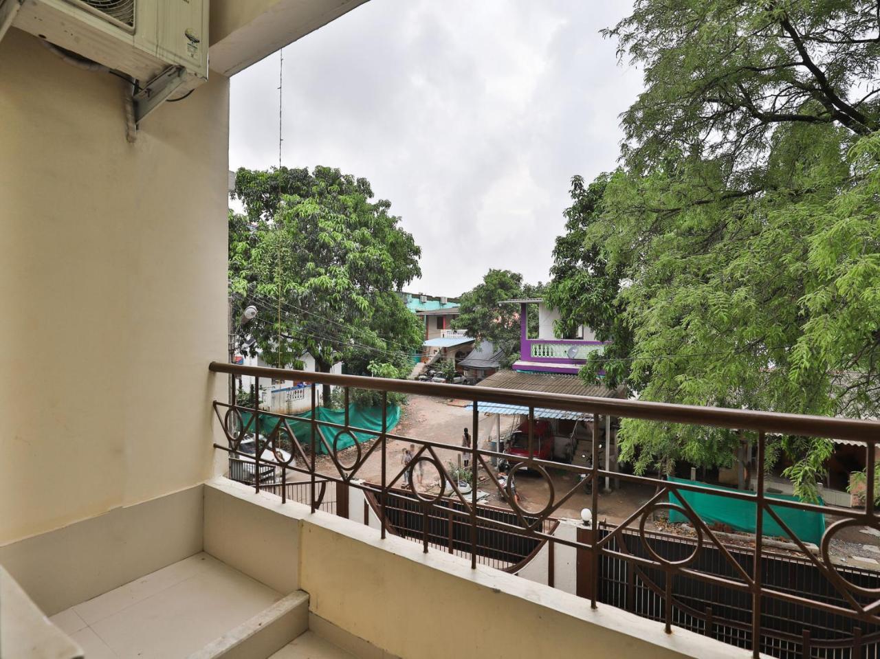 Ambica Hotel 3*